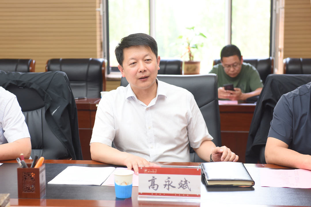 察哈尔右翼后旗旗长高永斌一行来我校对接战略合作事宜